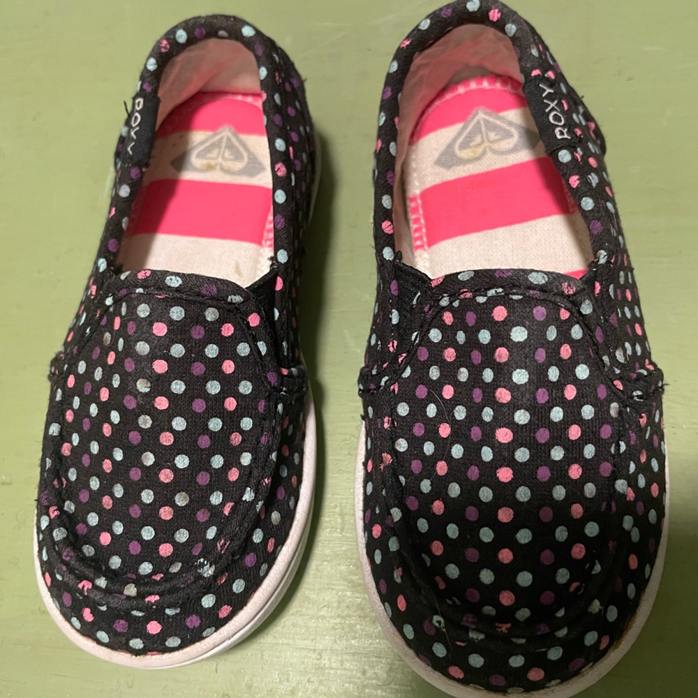EUC Roxy shoes 7c